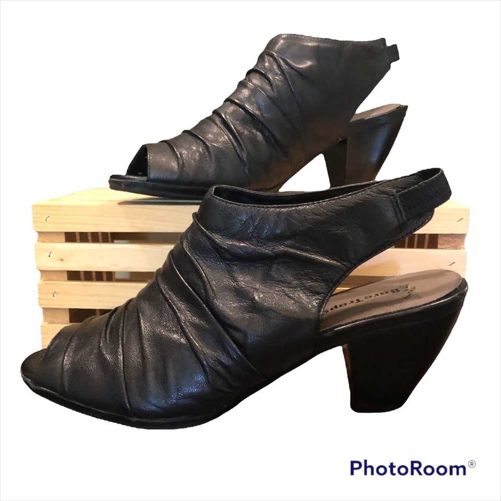BareTraps Sinclair peep toe shoe/bootie